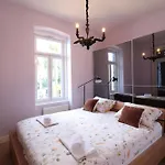 Апартаменты In Mery On The Sea *