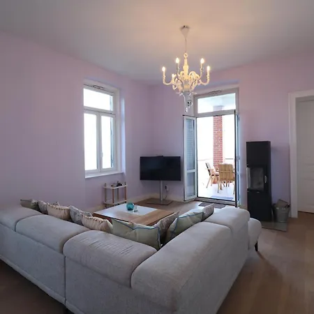 In Mery On The Sea *