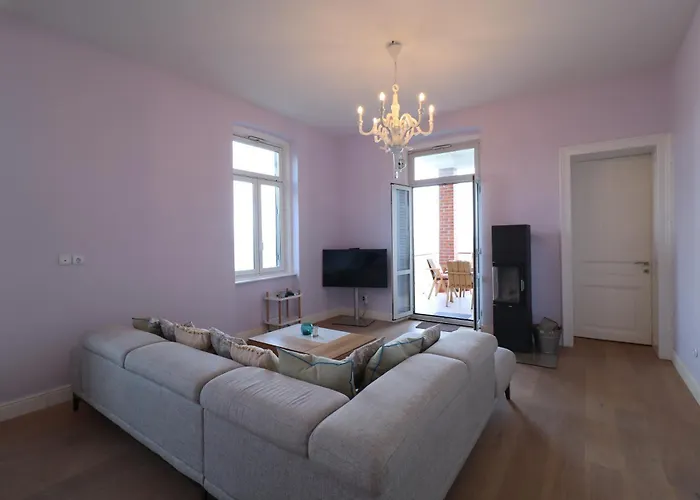 In Mery On The Sea *